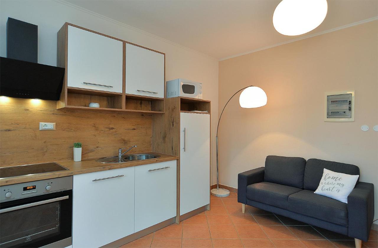 Apartments Marija 1089 Poreč Exteriör bild