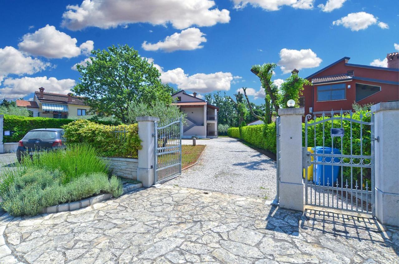 Apartments Marija 1089 Poreč Exteriör bild